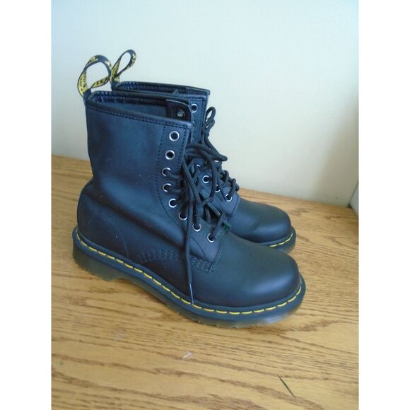 Dr. Martens Black Leather combat Boots size 7 womens style 11821 - Picture 5 of 7